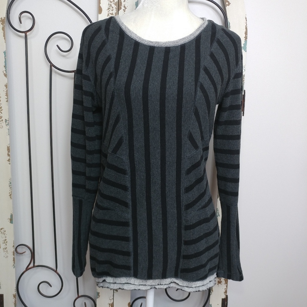 Calvin Klein performance sweatshirt size small